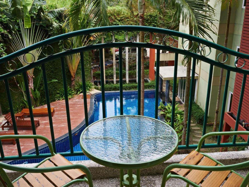 Phuket Ecozy Hotel מראה חיצוני תמונה
